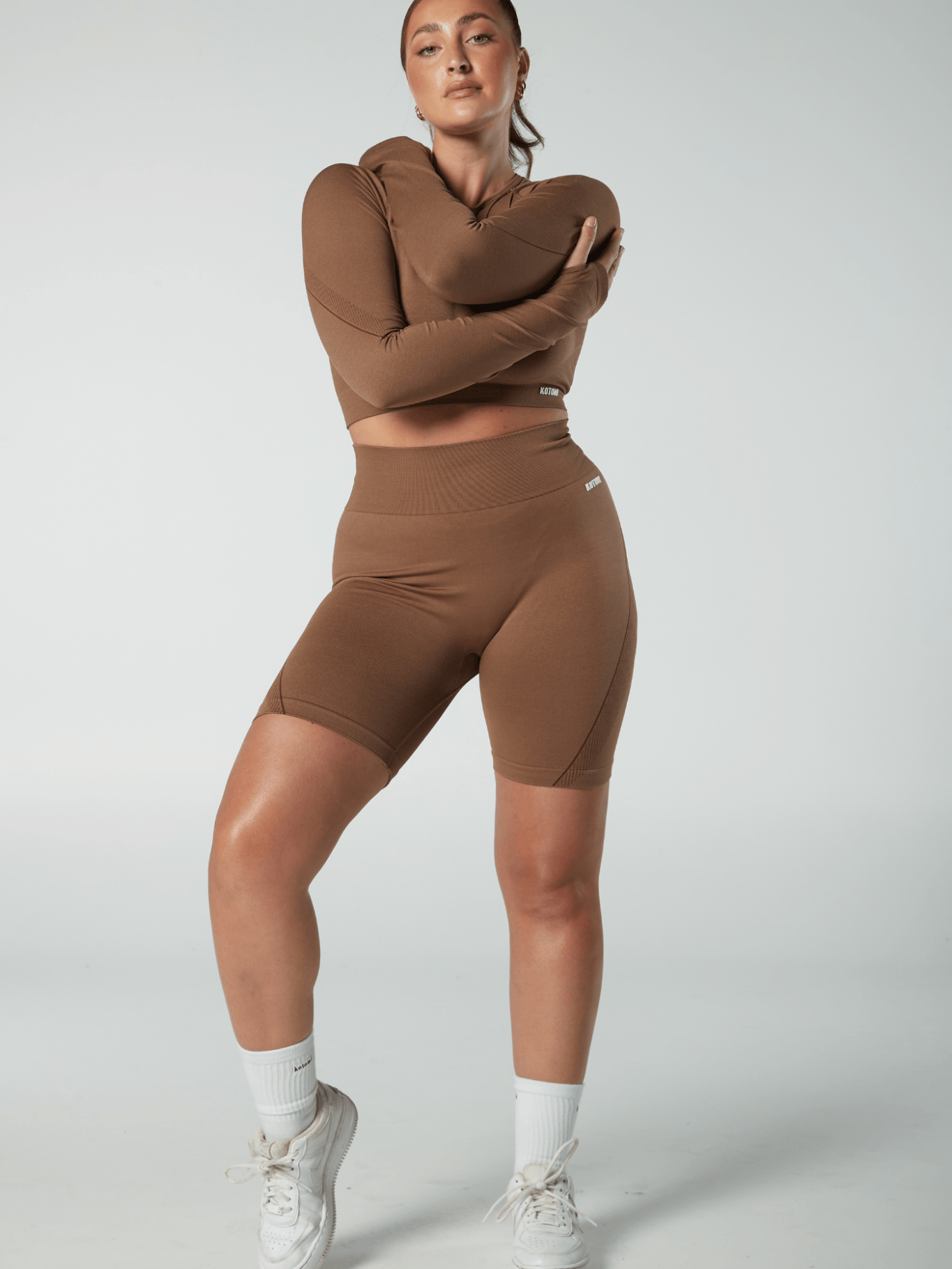 Verve Long Sleeve Crop Top / Coffee - Kotomi Active